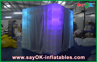 La partie gonflable de preuve de l'eau de tente de cube a mené les décorations gonflables de Noël de Photobooth
