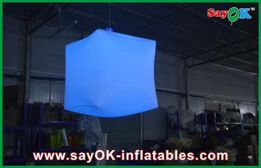 Élégant léger gonflable accrochant carré de LED adapté aux besoins du client pour le club