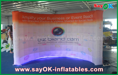 La cabine d'événement montre 3 x 1,5 x 2,3 M Led Wall Inflatable Photobooth avec l'impression