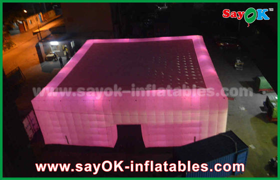 Tente cube gonflable à grande lumière LED pour le stade de sport ou des événements de la Chine Tente cube gonflable usine