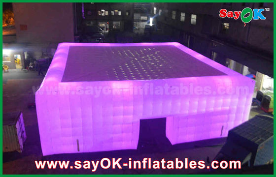 Tente cube gonflable à grande lumière LED pour le stade de sport ou des événements de la Chine Tente cube gonflable usine