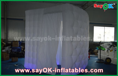 Clôture gonflable de cabine de photo cube mobile gonflable blanc en clôture de cabine de photo de 2,4 x de 2,4 x de 2.4m avec l'éclairage mené
