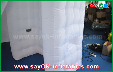 Arc blanc de studio gonflable de photo - cabine gonflable portative formée Shell 4 x 2,4 x 2.4m ROHS de photo