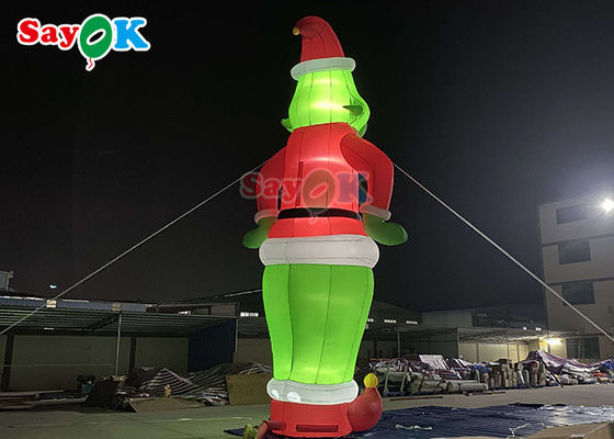 Des personnages de dessins animés de chiens gonflables géants, des ballons gonflables de Grinch, des décorations de Noël