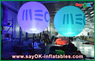 En annonçant le trépied de diamètre de 1.5m tenant le ballon/boule gonflables avec la LED allumez