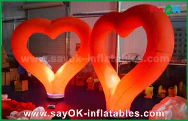 Forme gonflable en nylon rouge romantique de coeur de décoration d'éclairage pour épouser