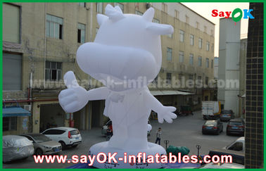 Décorations de cour gonflables personnalisés personnages de dessins animés gonflables Bétail blanc 10m de hauteur