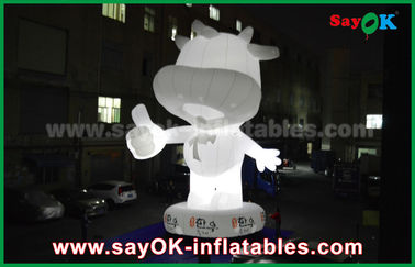 Décorations de cour gonflables personnalisés personnages de dessins animés gonflables Bétail blanc 10m de hauteur