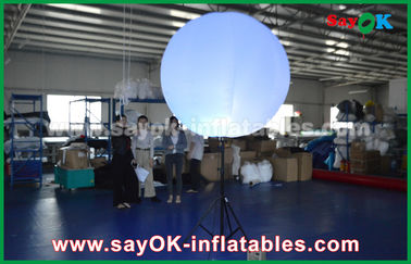 La décoration/halogène gonflables d'éclairage de tissu en nylon ou mené s'allument monte en ballon
