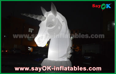 Personnages de dessins animés gonflés Blanc entier Oxfiord Tissu gonflable cheval licorne avec lumière LED