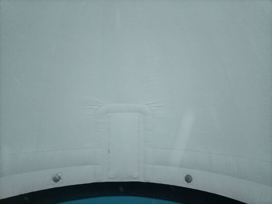 Tente de projection rétractable à la flamme pour école