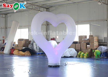 Coeur gonflable blanc d'explosion de décoration d'éclairage pour l'engagement