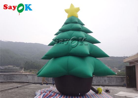 arbre de Noël vert de décorations gonflables de vacances de 5m avec des ornements