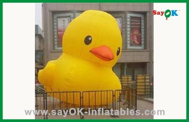 Jouets gonflables de piscine d'eau de modèle de bande dessinée de grand canard jaune gonflable