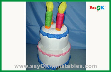 Gâteau d'anniversaire gonflable en plastique mignon de PVC de partie d'arrière-cour pour des décorations