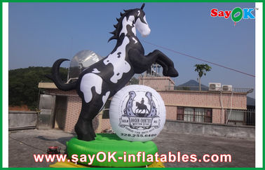 Balons gonflables pour animaux en plein air Modèle de cheval gonflables personnage de dessin animé pour la publicité