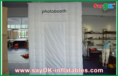 Tissu fort blanc Photobooth de Quadrate Oxford de cube de taille gonflable de la tente 2.6m avec la lumière de LED