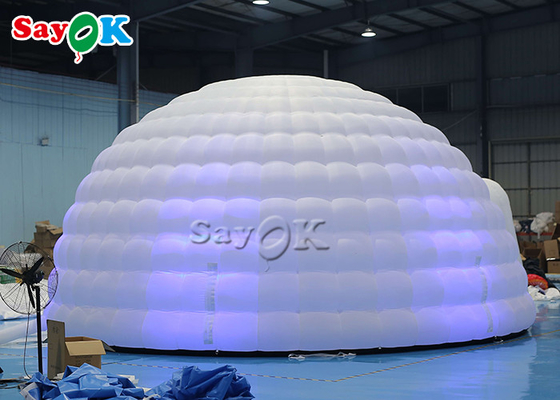 Tente gonflable blanche de dôme d'igloo avec les lumières menées pour épouser des événements