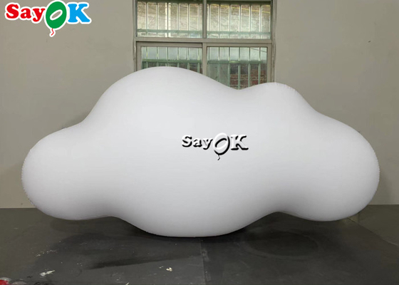Plafond gonflable fait sur commande de produits de ROHS accrochant le ballon de nuage de PVC avec des lumières de LED