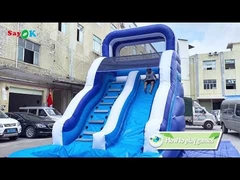 Un seul toboggan gonflable géant avec piscine Cour bleue